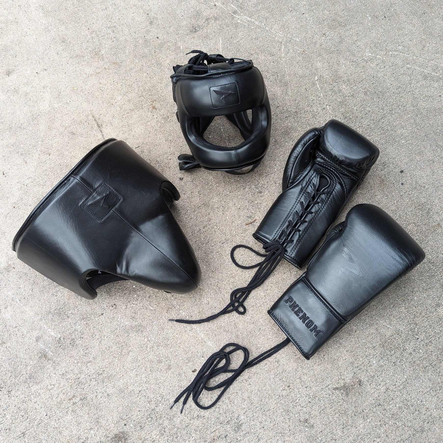 PHENOM BOXING GLOVES ELITE SG210 LACE LEATHER BLACK - Image 4